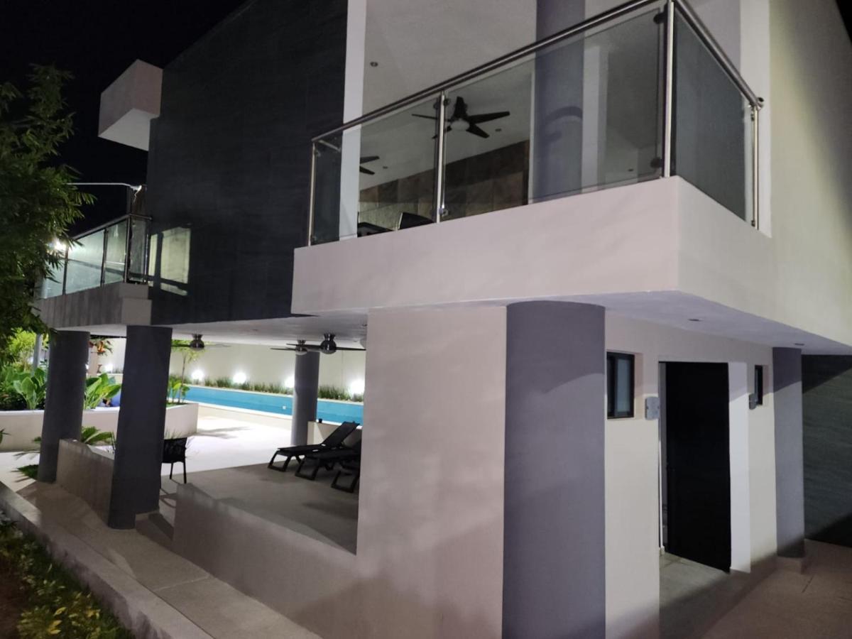 Astoria Gated Condos Κανκούν Εξωτερικό φωτογραφία